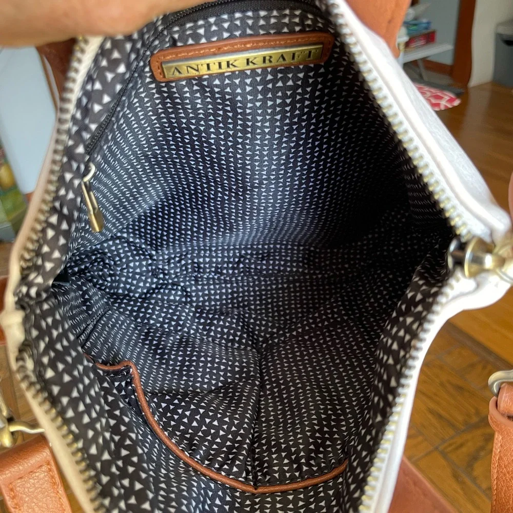 NWOT Antik Kraft Crossbody Bag